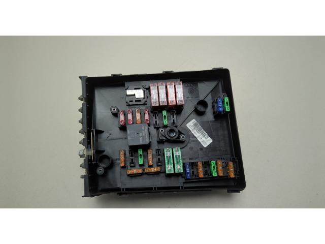 Блок предохранителей Skoda Octavia (A5) 2004-2013