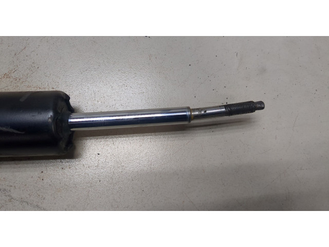 Стойка амортизатора  Volkswagen Transporter 4 1991-2003      