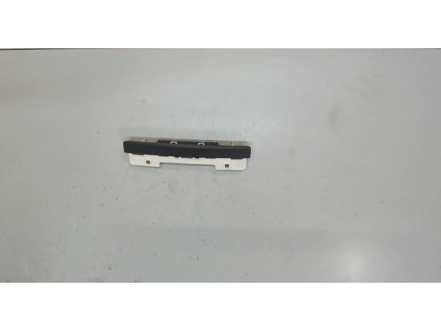 Дисплей бортового компьютера  Volkswagen Touareg 2007-2010 7L6919473D        