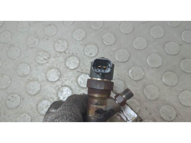 Форсунка топливная  KIA Sorento BL 2002-2011    0445110186     