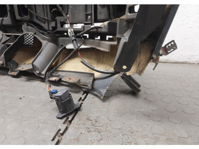 Решетка радиатора Mercedes ML W164 2005-2011