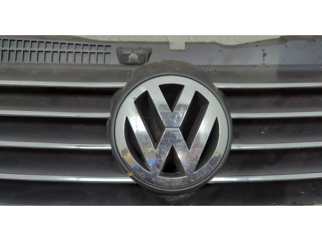 Решетка радиатора Volkswagen Passat 5 2000-2005