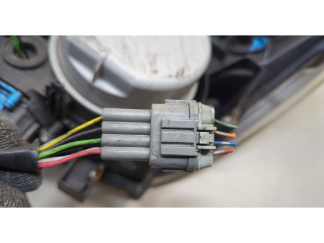 Фара передняя Nissan Pathfinder 2004-2014 правая