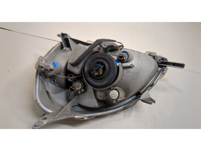 Фара передняя  Toyota Yaris 1999-2006 правая 