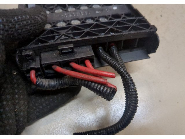 Блок предохранителей  Ford Fusion 2002-2012          1.4