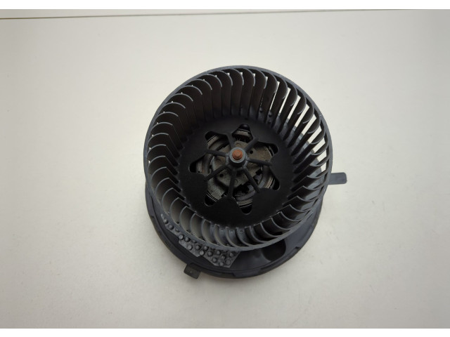 Моторчик печки Skoda Yeti 2009-2018