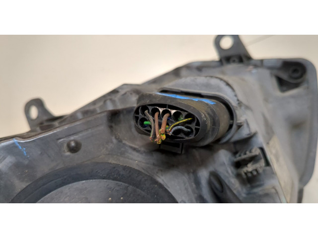 Фара передняя  Volkswagen Touareg 2010-2014 правая 