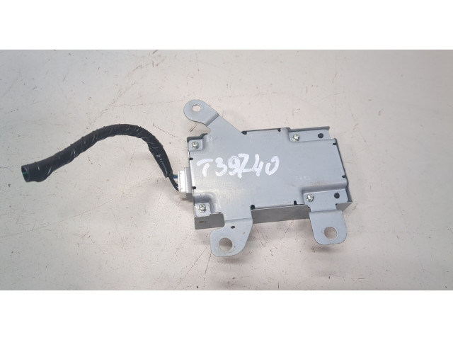 Блок комфорта Mazda CX-5 2017- KB8M677G0