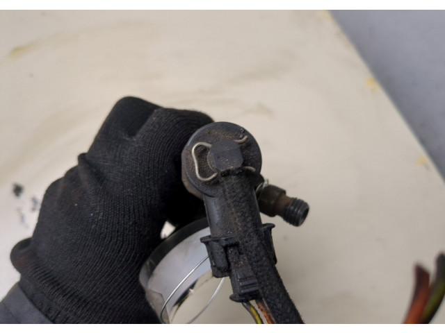 Форсунка топливная  Jeep Liberty 2002-2006         