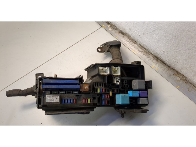 Блок предохранителей  Toyota Camry V40 2006-2011         
