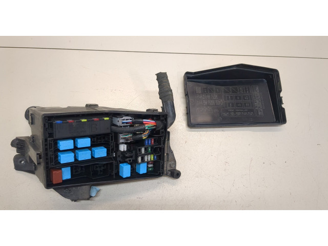 Блок предохранителей Lexus IS 2005-2013