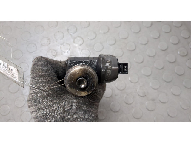 Форсунка топливная  Skoda Roomster 2006-2015    038130073AG     