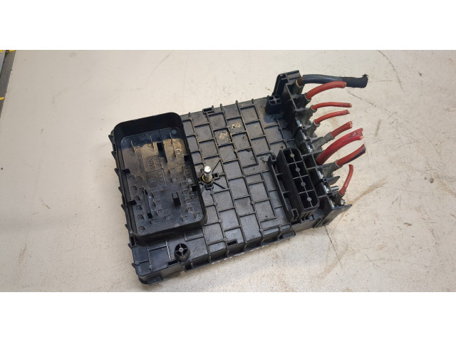 Блок предохранителей Audi Q3 2011-2014