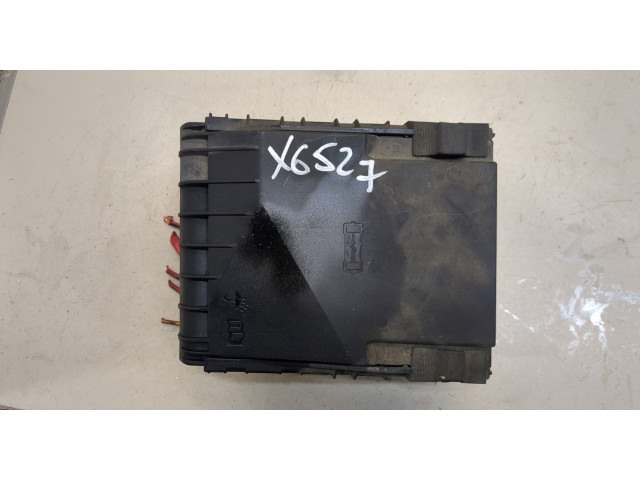 Блок предохранителей  Volkswagen Passat 7 2010-2015 Европа         