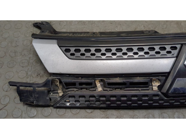 Решетка радиатора  Mitsubishi Outlander 2018-          