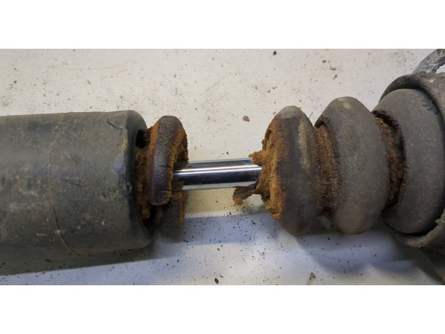 Стойка амортизатора Volkswagen Golf 4 1997-2005 1.9 дизель