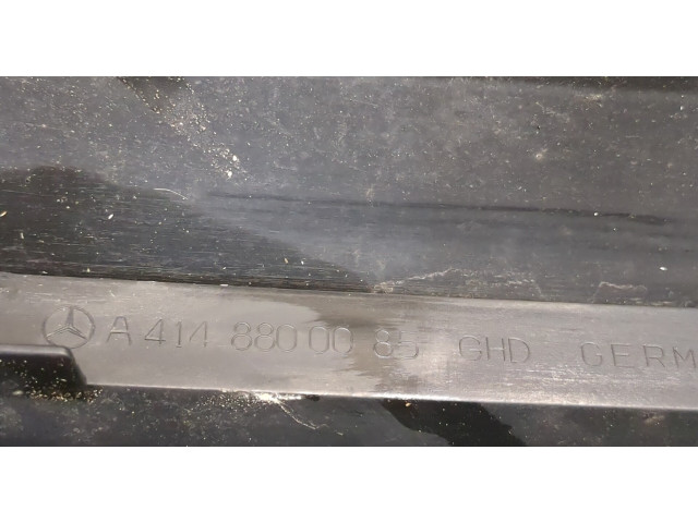 Решетка радиатора  Mercedes Vaneo          