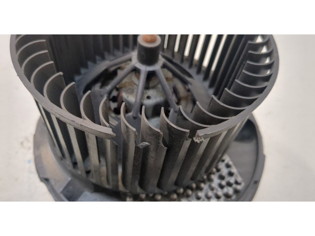 Моторчик печки Skoda Yeti 2009-2014 1K2820015G 1K2820015G