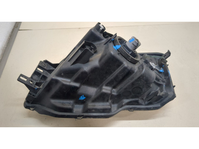 Фара передняя Mitsubishi Endeavor 2003-2011 правая