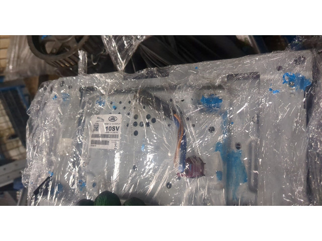 Дисплей бортового компьютера Jaguar XE 2015- GX6319C299AE