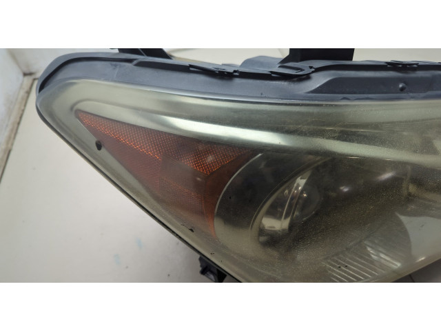 Фара передняя Infiniti QX56 2010-2013 правая