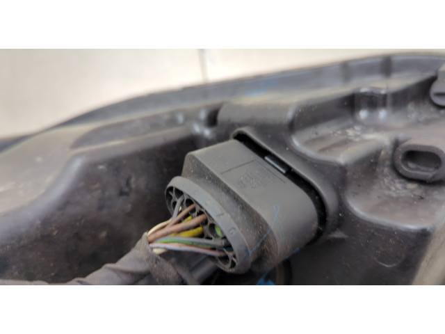 Фара передняя  Volkswagen Caddy 2004-2015 правая 