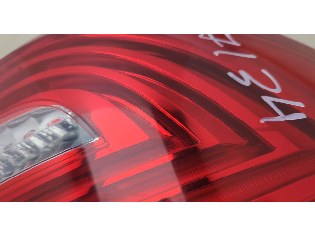 Задний фонарь          