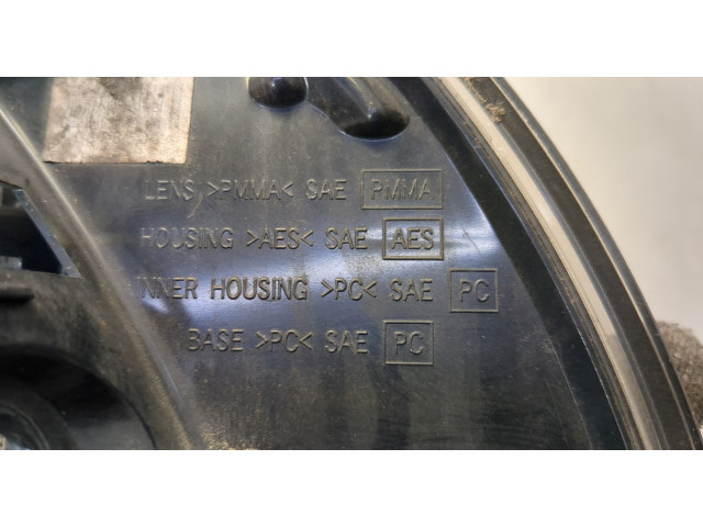 Задний фонарь          