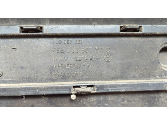 Бампер Volkswagen Golf 4 1997-2005 передний 1J0807217C