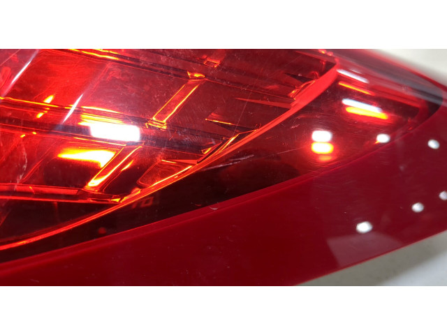 Задний фонарь