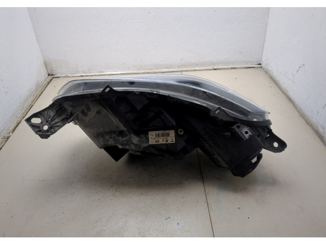 Фара передняя Peugeot Partner 2018-2024 правая