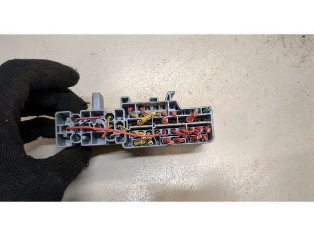 Блок предохранителей  Renault Scenic 2003-2009          1.6