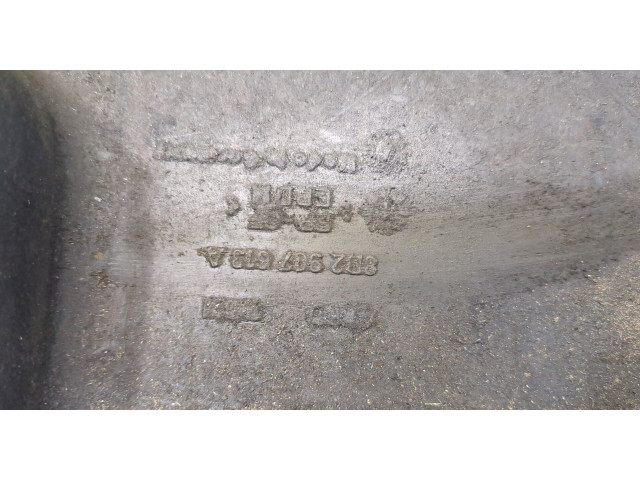 Крышка блока предохранителей  Audi A6 (C5) 1997-2004         