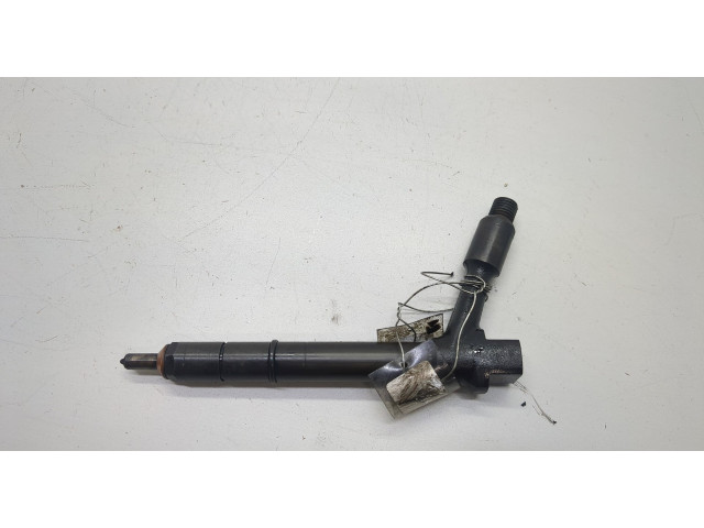 Форсунка топливная  Opel Combo 2001-2011    821153, 98437712     