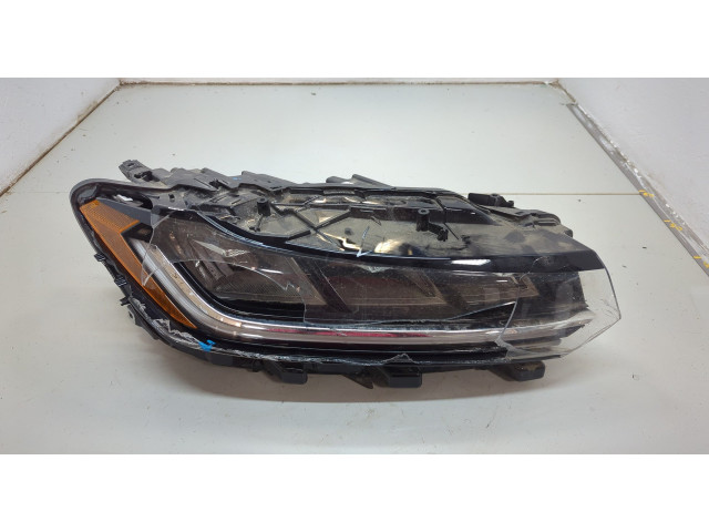 Фара передняя  Volkswagen Jetta 7 2018-2025 правая 