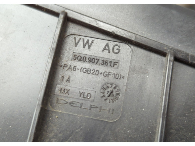 Блок предохранителей  Volkswagen Jetta 7 2018-2024      5Q0907361F   