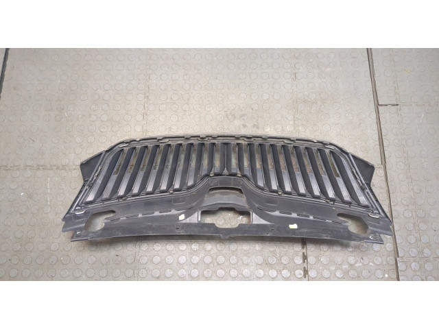 Решетка радиатора  Skoda Rapid          5JA853668