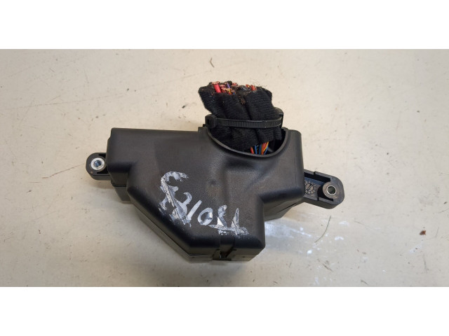 Блок предохранителей Volkswagen Golf 5 2003-2009