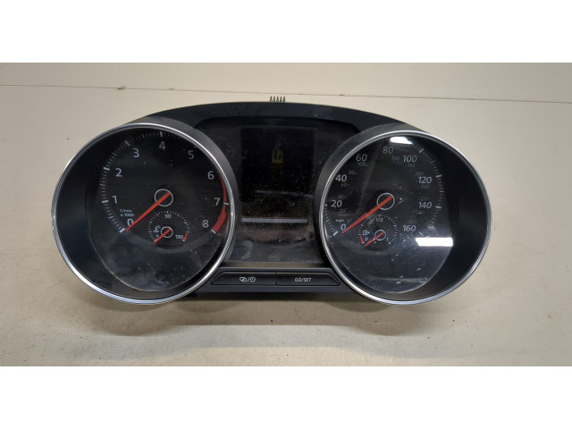 Панель приборов Volkswagen Polo 2014-