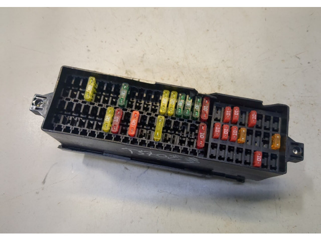 Блок предохранителей  Volkswagen Jetta 6 2014-2018      00093715B   6  