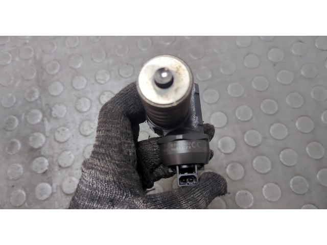 Форсунка топливная  Volkswagen Touareg 2006-2010         