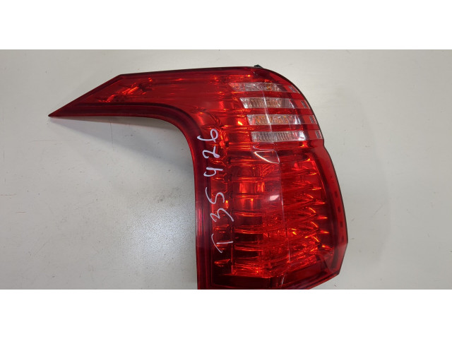 Задний фонарь        Peugeot 5008 2009-2016 