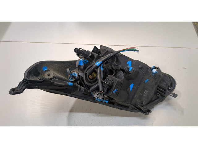 Фара передняя Toyota Urban Cruiser правая