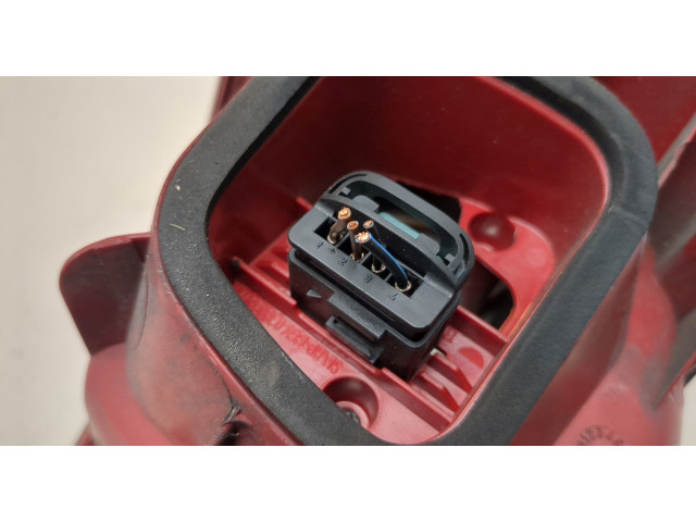 Задний фонарь          