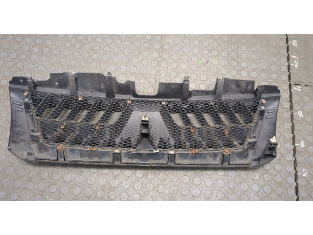 Решетка радиатора Mitsubishi Pajero / Montero 2000-2006