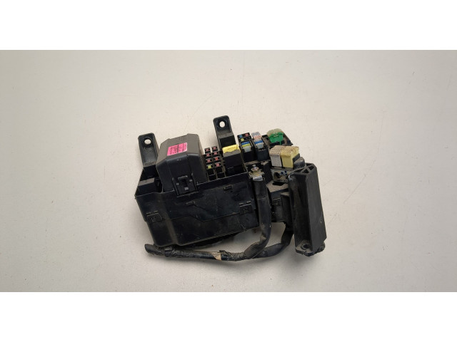 Блок предохранителей Mitsubishi Pajero / Montero 2000-2006 MR587816