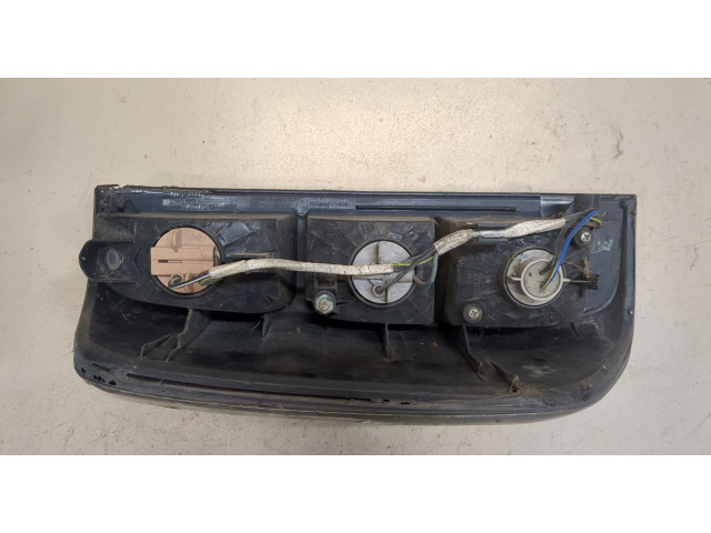 Задний фонарь Nissan Navara 2005-2015