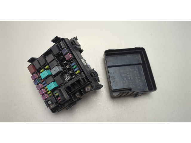 Блок предохранителей Honda CR-V 2001-2006