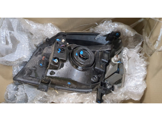 Фара передняя Nissan X-Trail (T30) 2001-2006 правая