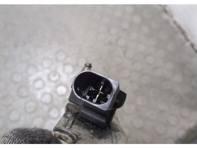 Форсунка топливная  Volkswagen Passat CC 2008-2012    0445116030     